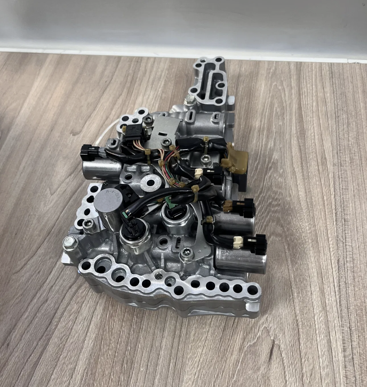 质量有保证的汽车配件 Jf017e CVT8 变速箱阀体适用于日产
